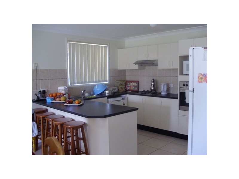 11 Nowra Cl, Prestons NSW 2170