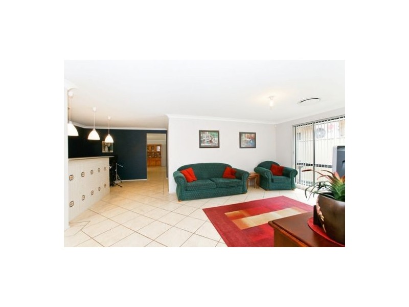 21 Domenico Cl, West Hoxton NSW 2171