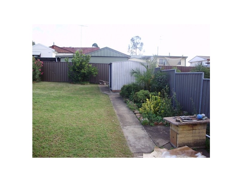 17 Lyndley St, Busby NSW 2168