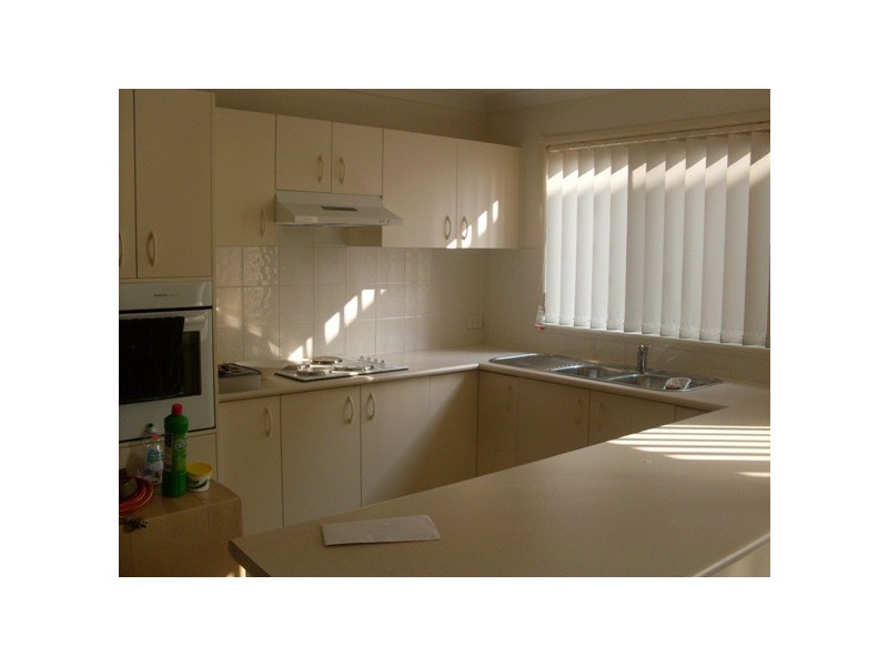 19 McCubbin Pl, Casula NSW 2170