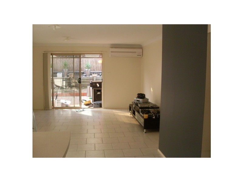 19 McCubbin Pl, Casula NSW 2170