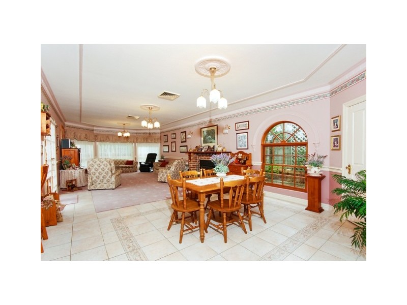 5 Barrow Cls, Hinchinbrook NSW 2168