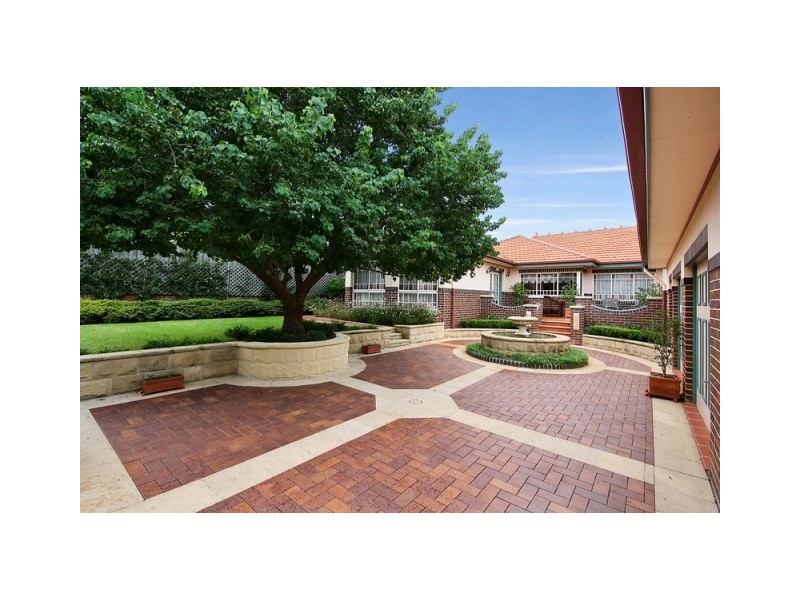 5 Barrow Cls, Hinchinbrook NSW 2168