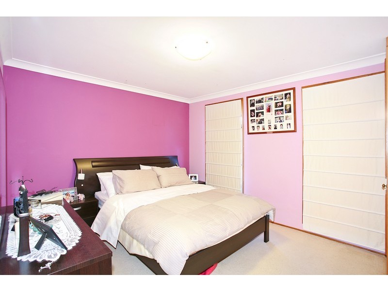 17 Tuncurry St, Bossley Park NSW 2176