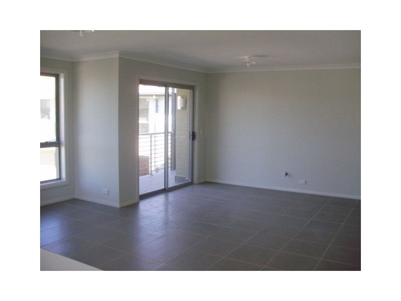 25 Bellona Terrace, Glenfield NSW 2167