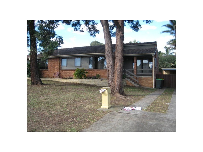 10 Wilkes Pl, Moorebank NSW 2170