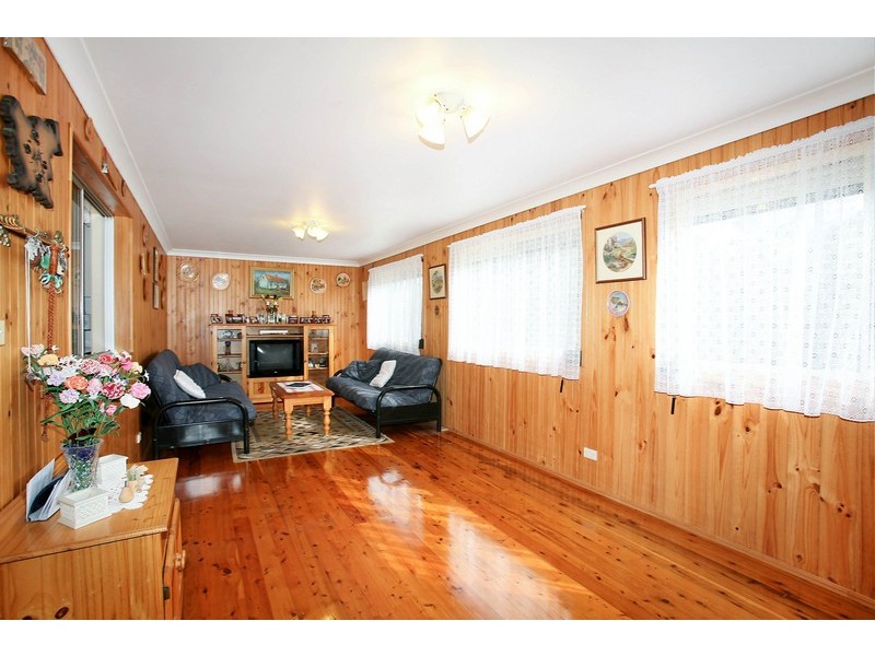 14 Tallowood ave, Casula NSW 2170