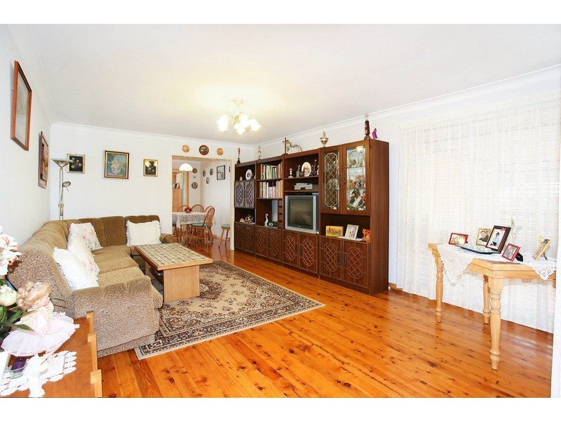 14 Tallowood ave, Casula NSW 2170