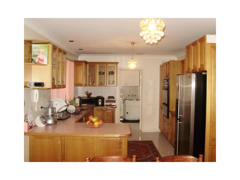 5 Windle Ave, Hoxton Park NSW 2171