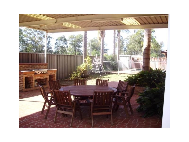 5 Windle Ave, Hoxton Park NSW 2171