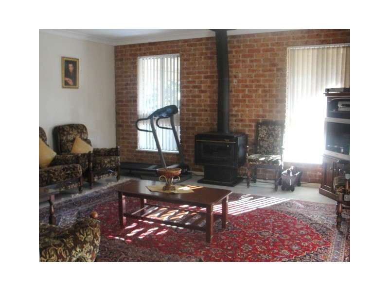 5 Windle Ave, Hoxton Park NSW 2171