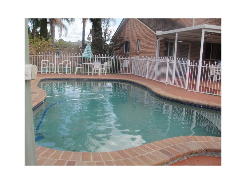 5 Windle Ave, Hoxton Park NSW 2171