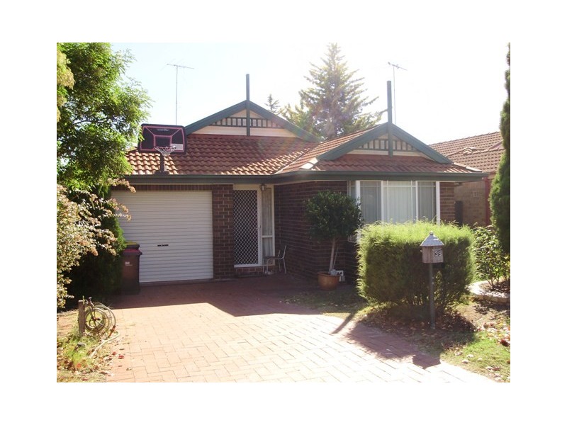 38 Lyndhurst Crt, Wattle Grove NSW 2173