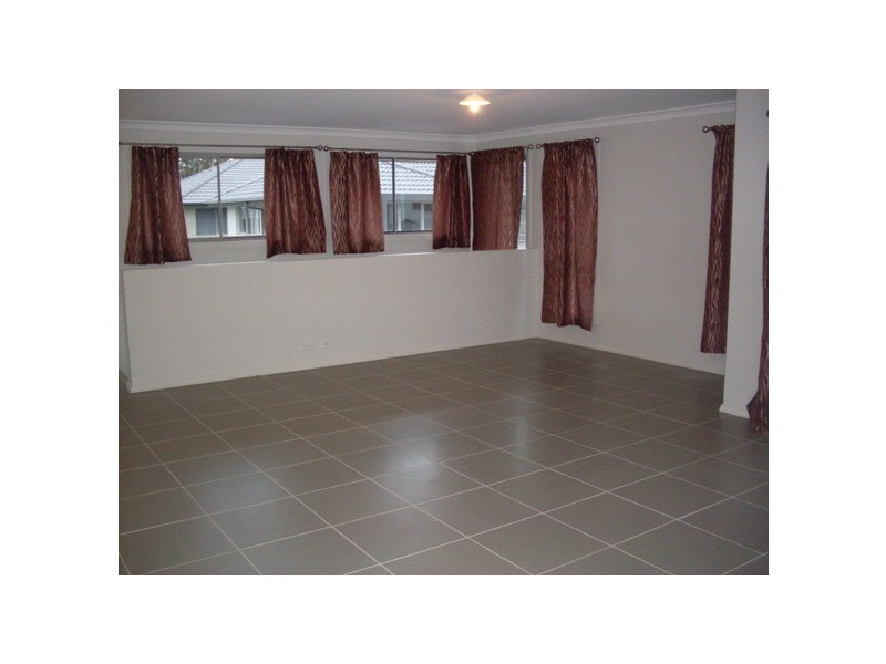 9/25  Bellona Tce, Glenfield NSW 2167