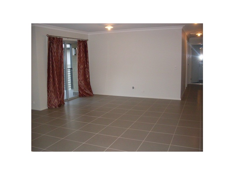 9/25  Bellona Tce, Glenfield NSW 2167
