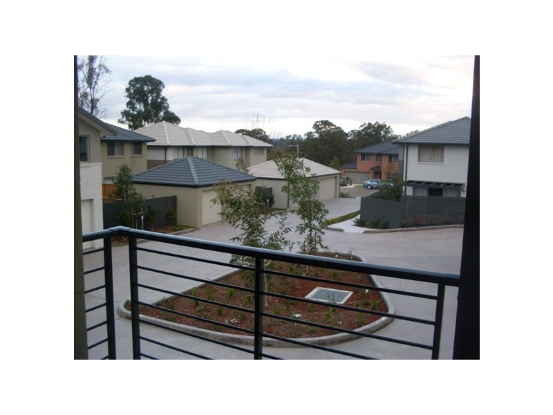 9/25  Bellona Tce, Glenfield NSW 2167