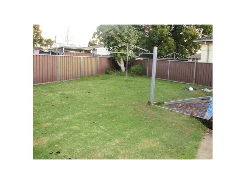 40 Medley Ave, Liverpool NSW 2170