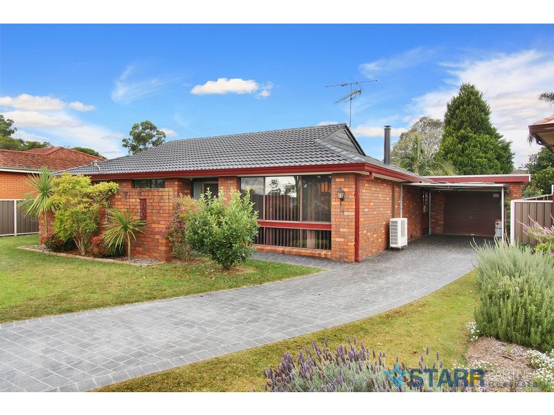 14 Larnach Pl, Elderslie NSW 2570