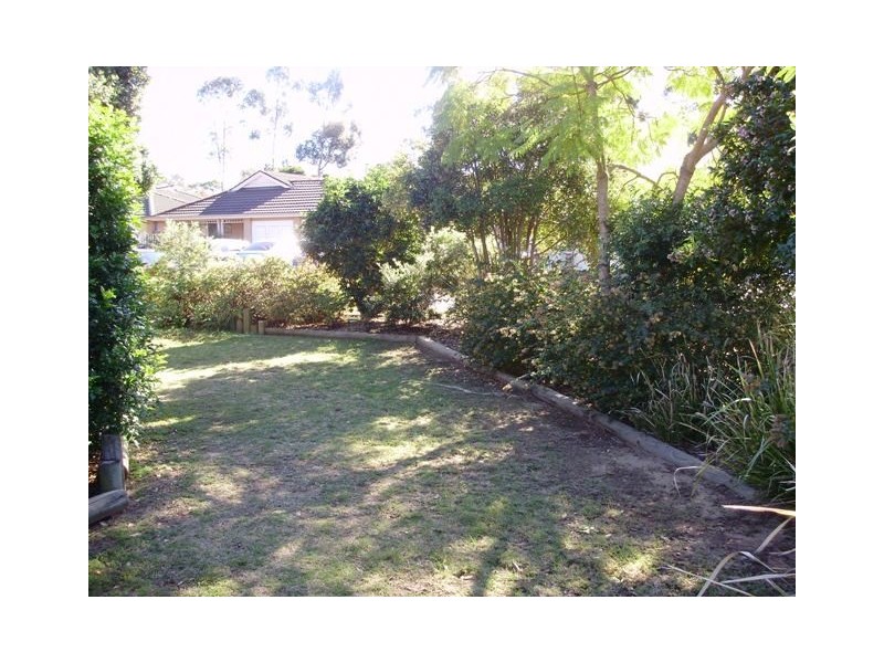 16 Barwon ave, Wattle Grove NSW 2173