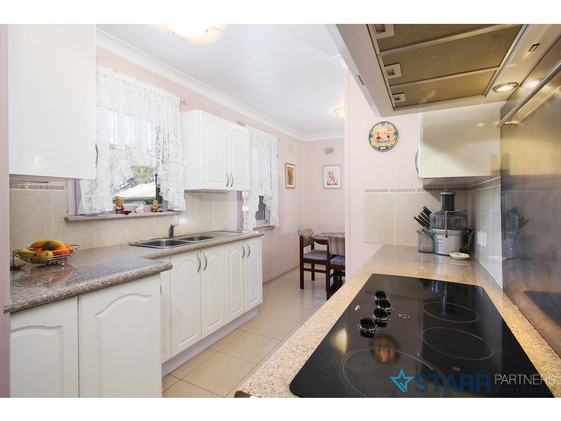 96 Willan dr, Cartwright NSW 2168