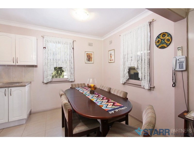 96 Willan dr, Cartwright NSW 2168