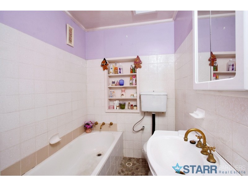 96 Willan dr, Cartwright NSW 2168