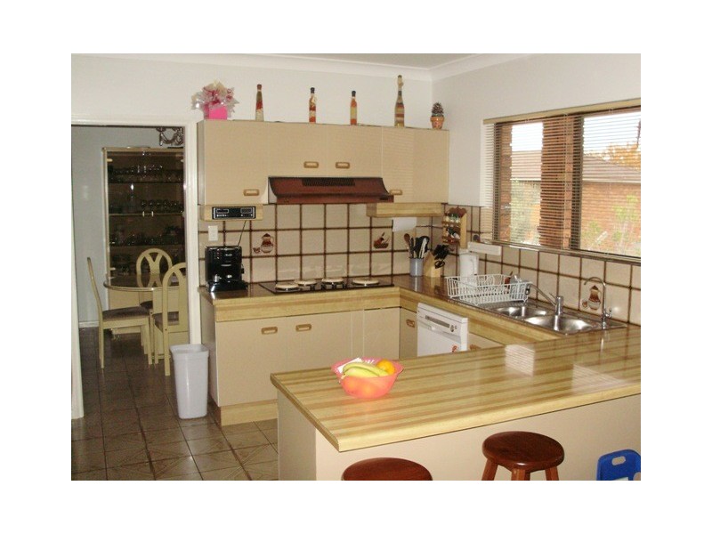 4 Digby pl, Chipping Norton NSW 2170