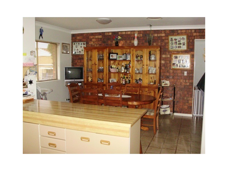 4 Digby pl, Chipping Norton NSW 2170