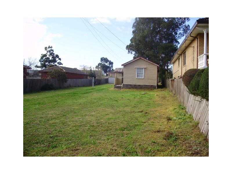 28 Carnation ave, Casula NSW 2170