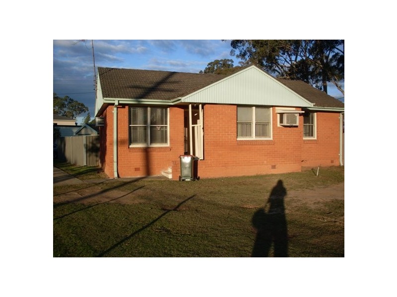 198 Graham Ave, Lurnea NSW 2170