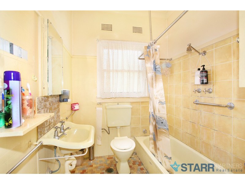 89 Woodlands rd, Liverpool NSW 2170