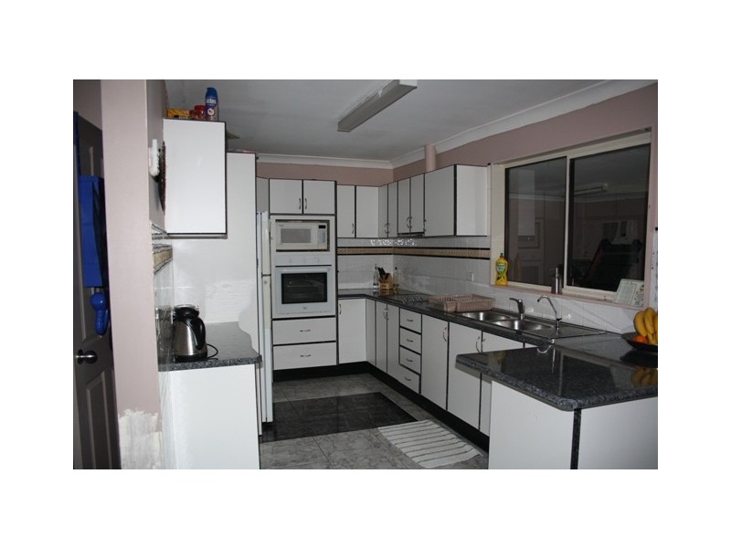 12 Glenwari st, Sadleir NSW 2168