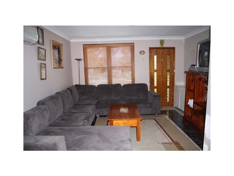 12 Glenwari st, Sadleir NSW 2168