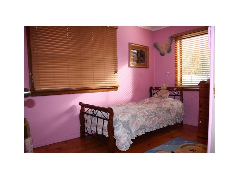 12 Glenwari st, Sadleir NSW 2168