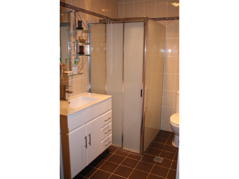 12 Glenwari st, Sadleir NSW 2168