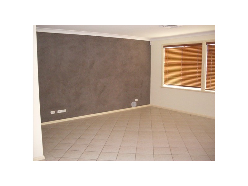 41 Sir Warwick Fairfax Dr, Harrington Park NSW 2567