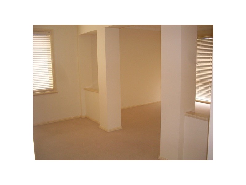 41 Sir Warwick Fairfax Dr, Harrington Park NSW 2567