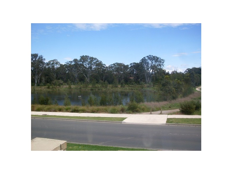 41 Sir Warwick Fairfax Dr, Harrington Park NSW 2567