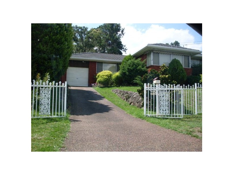 71 Renton Ave, Moorebank NSW 2170
