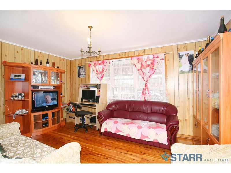 25 Festival st, Sadleir NSW 2168