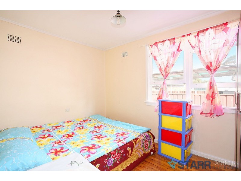 25 Festival st, Sadleir NSW 2168