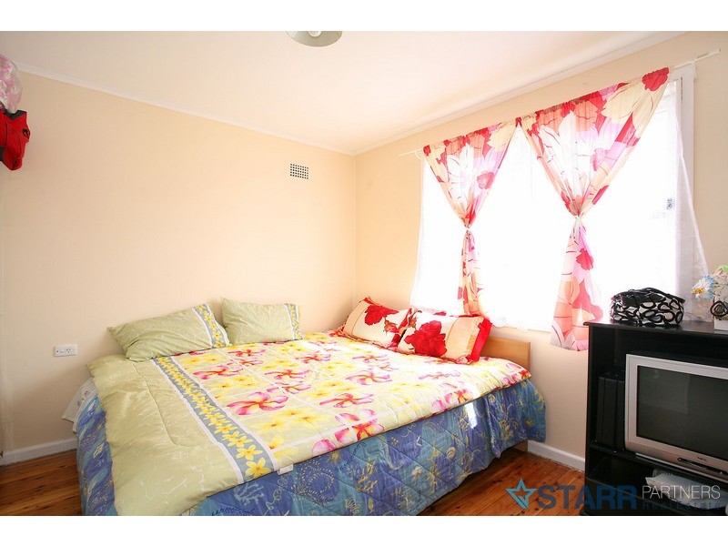 25 Festival st, Sadleir NSW 2168