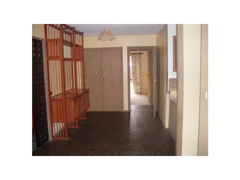 21 Bangalow Ave, Chipping Norton NSW 2170