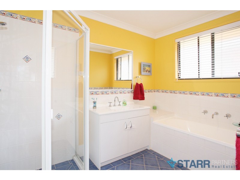 122 Greenway dr, West Hoxton NSW 2171
