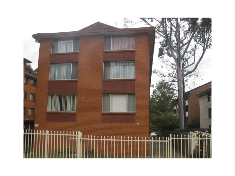 8/14 Forbes St, Warwick Farm NSW 2170