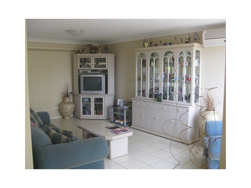 6 Streeton Pl, Casula NSW 2170