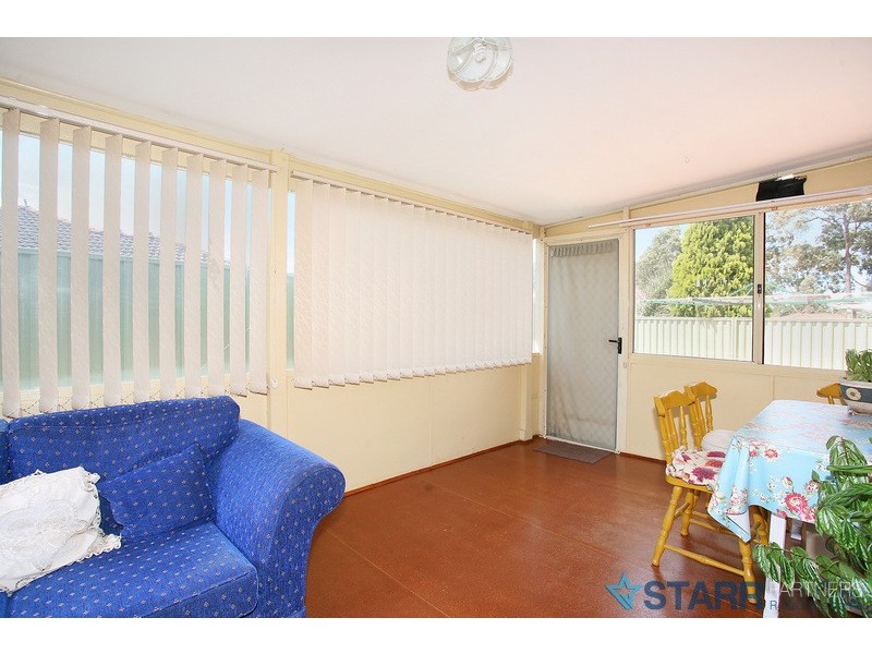 15 Woburn Abbey Ct, Wattle Grove NSW 2173