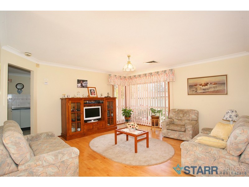 15 Woburn Abbey Ct, Wattle Grove NSW 2173