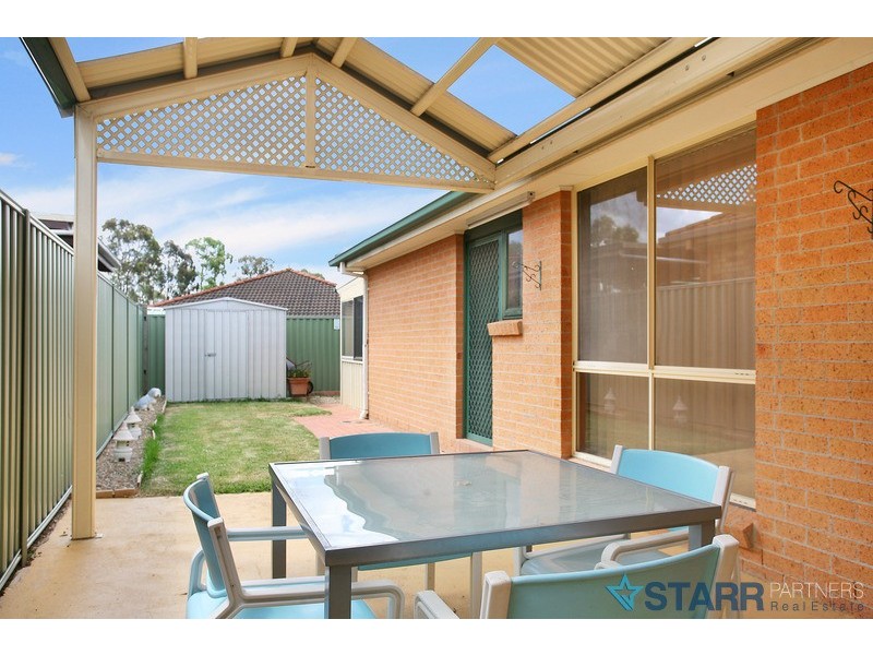 15 Woburn Abbey Ct, Wattle Grove NSW 2173