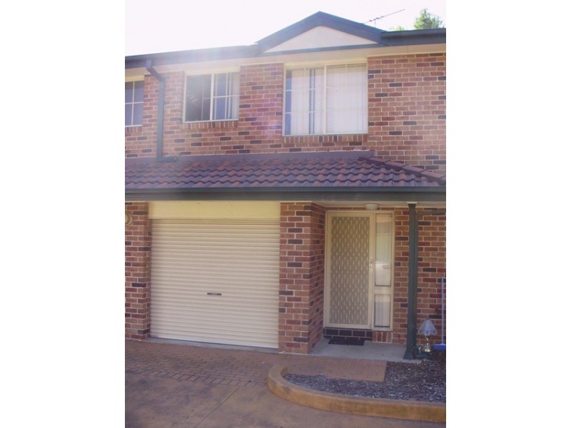 8/142 Heathcote Rd, Moorebank NSW 2170
